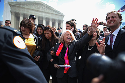 וינדזור מחוץ לבית המשפט. "היא ראויה לחוקה שלנו, והחוקה שלנו ראויה לה" (צילום: AFP) (צילום: AFP)