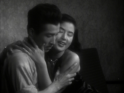 צ'וי יון-הוי בסרט "פרחי הגיהנום" מ-1958 ()