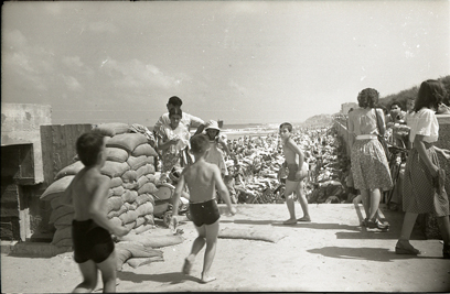 ביצורים על חוף הים בתל אביב במלחמת העצמאות (צילום: ארכיון המדינה ) (צילום: ארכיון המדינה )