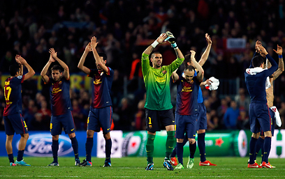 הטובים ביותר העונה בספרד. שחקני ברצלונה (צילום: AP) (צילום: AP)