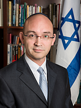 "יש פה קהל יהודי שמזדהה עם ישראל". שניוויס "יש פה קהל יהודי שמזדהה עם ישראל". שניוויס
