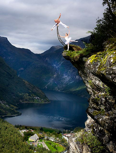 307 מטר של סלע, אבל הנוף שווה את הכל. פלידאליובט (צילום: Performed by Eskil Ronningsbakken, Photographed by Sindre Lundvold) (צילום: Sindre Lundvold) (צילום: Sindre Lundvold)