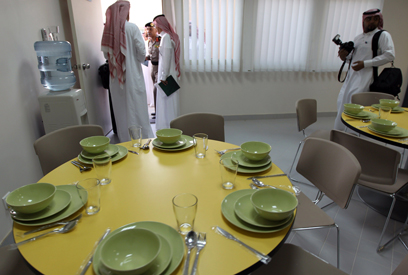 ואיך אפשר בלי חדר אוכל (צילום: AFP)