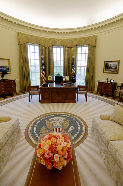 העתק בגודל אמיתי של החדר הסגלגל בבית הלבן (צילום: AP) (צילום: AP)