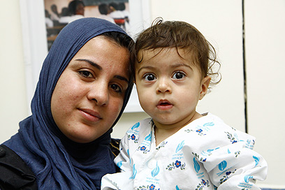 שאמה ואמה. הגיעו מעיראק בסיוע עמותת "הצל לבו של ילד" (צילום: שילה שלהבת) (צילום: שילה שלהבת)