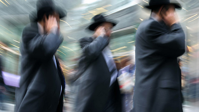 ההכנסות של משק בית חרדי מעבודה מהוות פחות מ-40% מההכנסות של משק בית יהודי לא-חרדי מעבודה (אילוסטרציה) (צילום: shutterstock) (צילום: shutterstock)