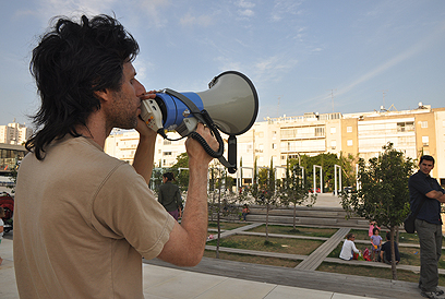 הפגנה סולידית בתל-אביב, היום (צילום: ג'ורג' גינסברג) (צילום: ג'ורג' גינסברג)
