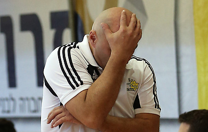 יכול להיות מאוכזב. אולג בוטנקו, מאמן מכבי (צילום: עוז מועלם) (צילום: עוז מועלם)
