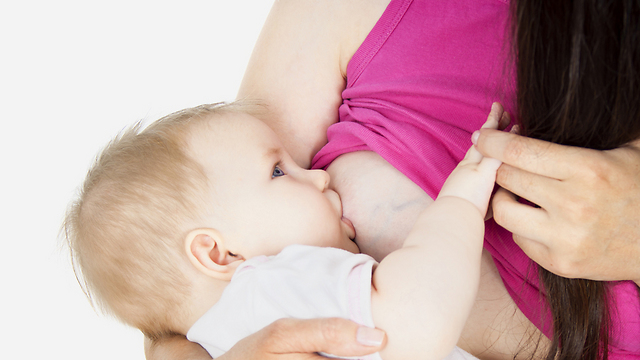 מרוב עיסוק בצורך של התינוק בחלב אם - שוכחים את ההורים (צילום: sutterstock) (צילום: sutterstock)
