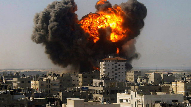 IDF strike in Gaza during Operation Cast Lead (Photo: AP)  