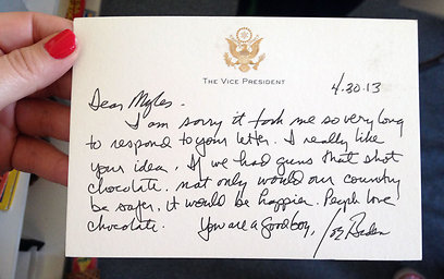 המכתב, חתום בידי סגן הנשיא. "אני ממש אוהב את הרעיון שלך" (צילום: AP) (צילום: AP)