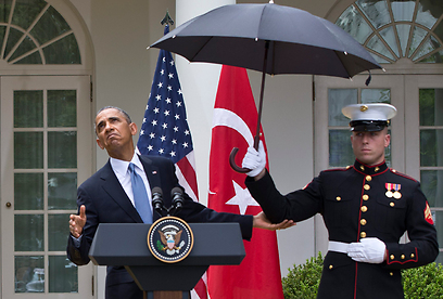 גשם של ביקורת על הנשיא. אובמה במסיבת העיתונאים עם ארדואן (צילום: AP) (צילום: AP)