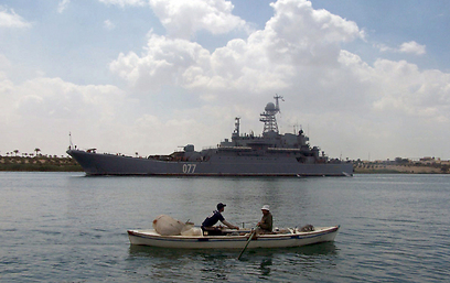 ספינה רוסית במפרץ סואץ (צילום: AFP) (צילום: AFP)
