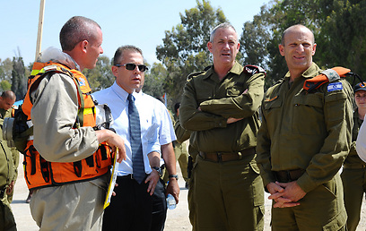 נערכים לתרגיל. השר ארדן, הרמטכ"ל גנץ ואלוף אייזנברג (צילום: דובר צה"ל)