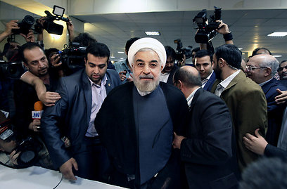 רוחאני נרשם. חינוך משפטי באיראן ובמערב (צילום: AP) (צילום: AP)
