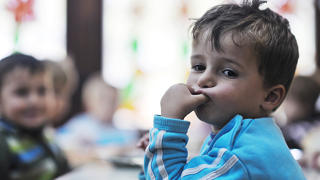 שימו לב מה אתם משדרים לילדים (צילום: Shutterstock) (צילום: Shutterstock)
