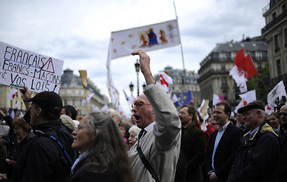 האופוזיציה חלוקה לגבי המשך המחאה. הערב בצרפת (צילום: AFP) (צילום: AFP)
