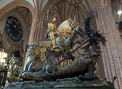 אמנות ודת. סנט ג'ורג' הורג את הדרקון בקתדרלת שטוקהולם (צילום: זיו ריינשטיין) (צילום: זיו ריינשטיין)