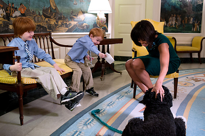 תכירו, זה בו. מישל אובמה ואורחים בבית הלבן (צילום: פיט סוזה, הבית הלבן) (צילום: פיט סוזה, הבית הלבן)