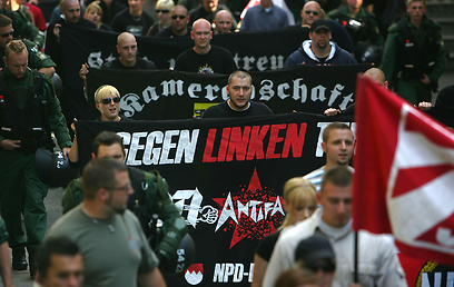הפגנה ניאו נאצית ב-2007. הכורח הכלכלי יוצר שינוי (צילום: Gettyimages) (צילום: Gettyimages)