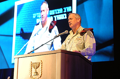 הרמטכ"ל גנץ, הערב (צילום: דובר צה"ל)