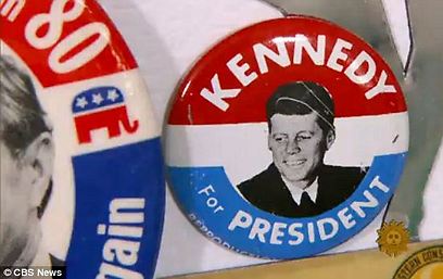 גם ג'ון פ. קנדי נמצא על המקרר של גרינפארב (צילום: רשת CBS) (צילום: רשת CBS)