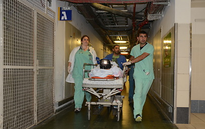 הצעירה הובהלה לחדר הניתוח לצורך פרוצדורה מצילת חיים (צילום: ליאור צור) (צילום: ליאור צור)
