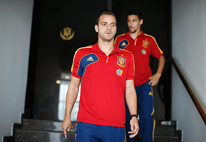 שחקני נבחרת ספרד מגיעים למלון ברסיפה (צילום: Gettyimages) (צילום: Gettyimages)