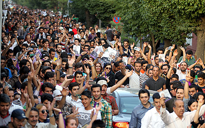 חגיגות הניצחון באיראן (צילום: EPA) (צילום: EPA)