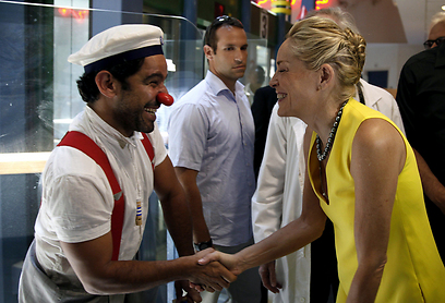 סטון והליצן הרפואי