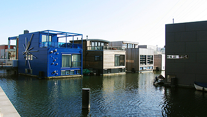 בתים אמפיביים באמסטרדם (צילום: AP) (צילום: AP)