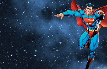 הוא אפילו יכול לעוף לחלל. סופרמן ()