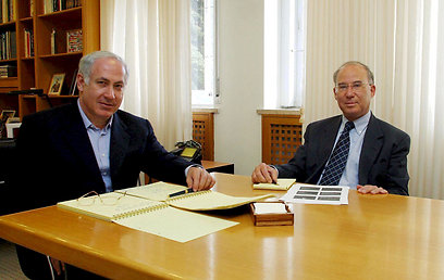 פרנקל וראש הממשלה נתניהו, מרס 2003 (צילום: אביגיל עוזי) (צילום: אביגיל עוזי)