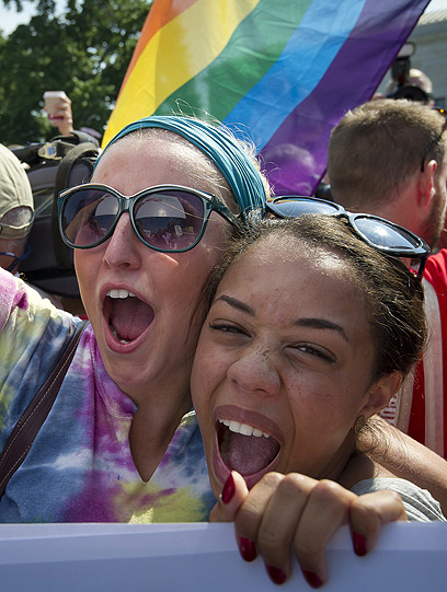 הקהילה חוגגת בארה"ב. "ניתן לכם לחיות את חייכם" (צילום: AFP) (צילום: AFP)