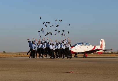חוגגים כנפיים (צילום: אריאל חרמוני, משרד הביטחון) (צילום: אריאל חרמוני, משרד הביטחון)