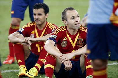 נבחרת ספרד בסיום. מספיק עם הנטייה המגעילה להתנפל על הטרף (צילום: רויטרס) (צילום: רויטרס)