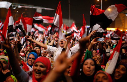 ספק אם ההמונים בקהיר הקשיבו, החגיגות בבירה המצרית (צילום: רויטרס) (צילום: רויטרס)