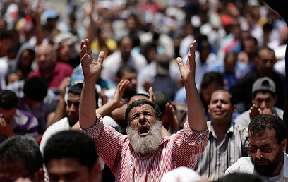 תומכי מורסי מפגינים בקהיר (צילום: AP) (צילום: AP)