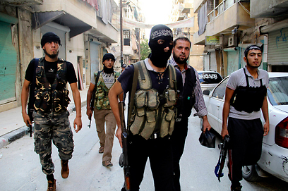 המורדים בסוריה (צילום: רויטרס) (צילום: רויטרס)