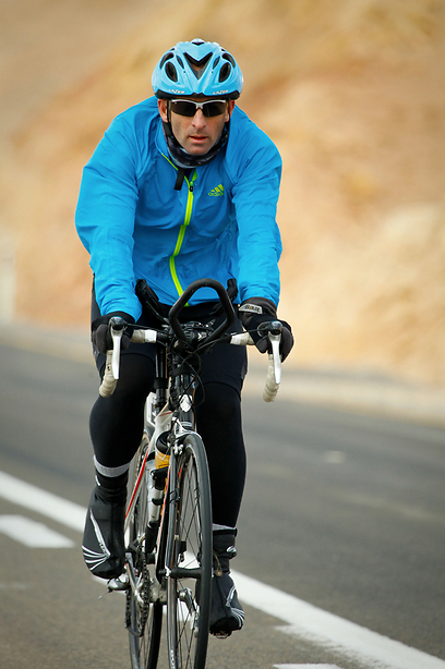 אמיר אורלי. צירף לריצה היומיומית גם רכיבה על אופניים (צילום: באדיבות "צלם אותי") (צילום: באדיבות 