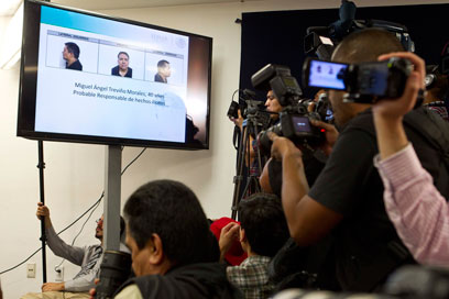 מסיבת העיתונאים שבה נמסרה ההודעה על מעצרו של טרבינו (צילום: AP) (צילום: AP)