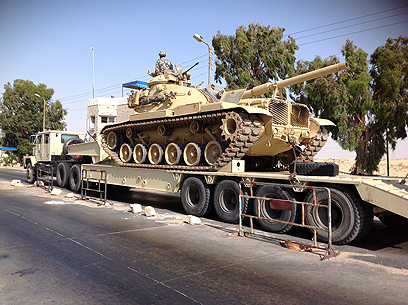 צבא מצרים פורש כוחות באל-עריש (צילום: AFP) (צילום: AFP)
