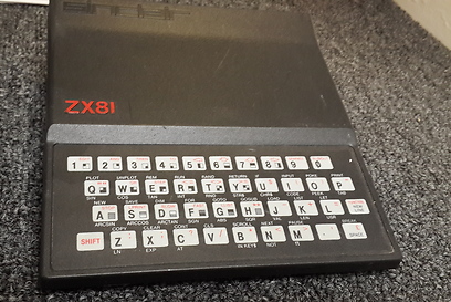  מקשים נעימים למגע. ZX81 (באדיבות המוזיאון לתולדות המחשב האישי בישראל) (באדיבות המוזיאון לתולדות המחשב האישי בישראל)