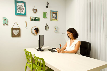 מרחב עבודה חדש, נקי ויצירתי (צילום: שרון בוקוב) (צילום: שרון בוקוב)