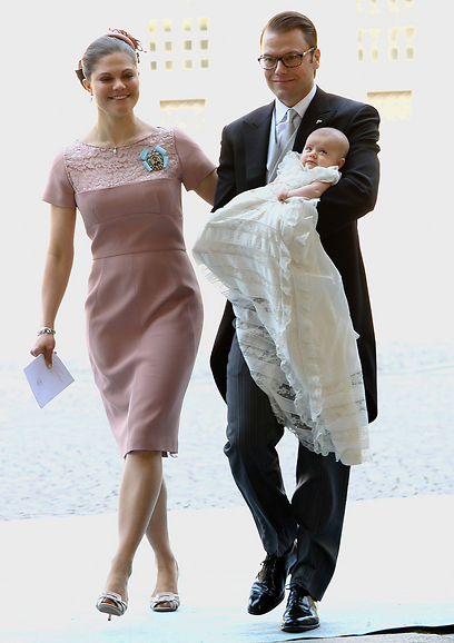 הנסיכה ויקטוריה והנסיך דניאל בהטבלת יורשת העצר הנסיכה אסטל בשנה שעברה (צילום: גטי אימג'בנק) (צילום: גטי אימג'בנק)