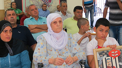 בני משפחות של אסירים ערבים-ישראלים, השבוע (צילום: חסן שעלאן) (צילום: חסן שעלאן)