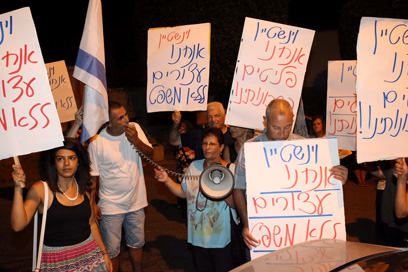 הפגנה בדרום תל-אביב נגד העובדים הזרים (צילום: מוטי קמחי) (צילום: מוטי קמחי)