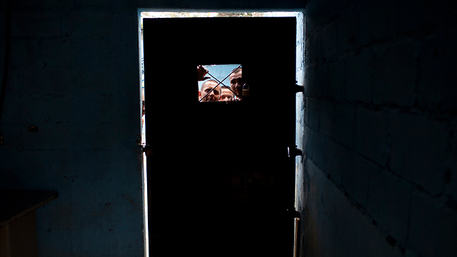 יכולים לברוח מתי שבא להם. אסירים בכלא סן פדרו סולה (צילום: AP) (צילום: AP)