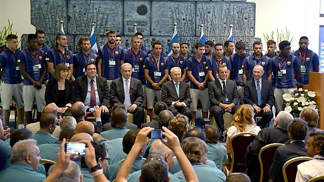 קבוצת ברצלונה בבית הנשיא (צילום: משה מילנר לע"מ) (צילום: משה מילנר לע
