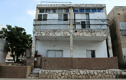 הבית שבו התגוררו דניס ודמירהן בדרום תל אביב (צילום: עידו ארז) (צילום: עידו ארז)